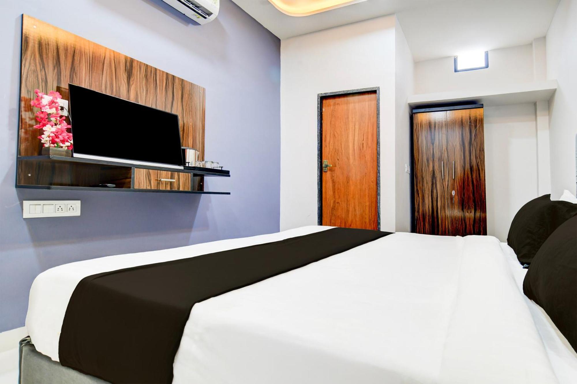 Super Hotel O D.V Near Medanta Hospital אינדורה מראה חיצוני תמונה
