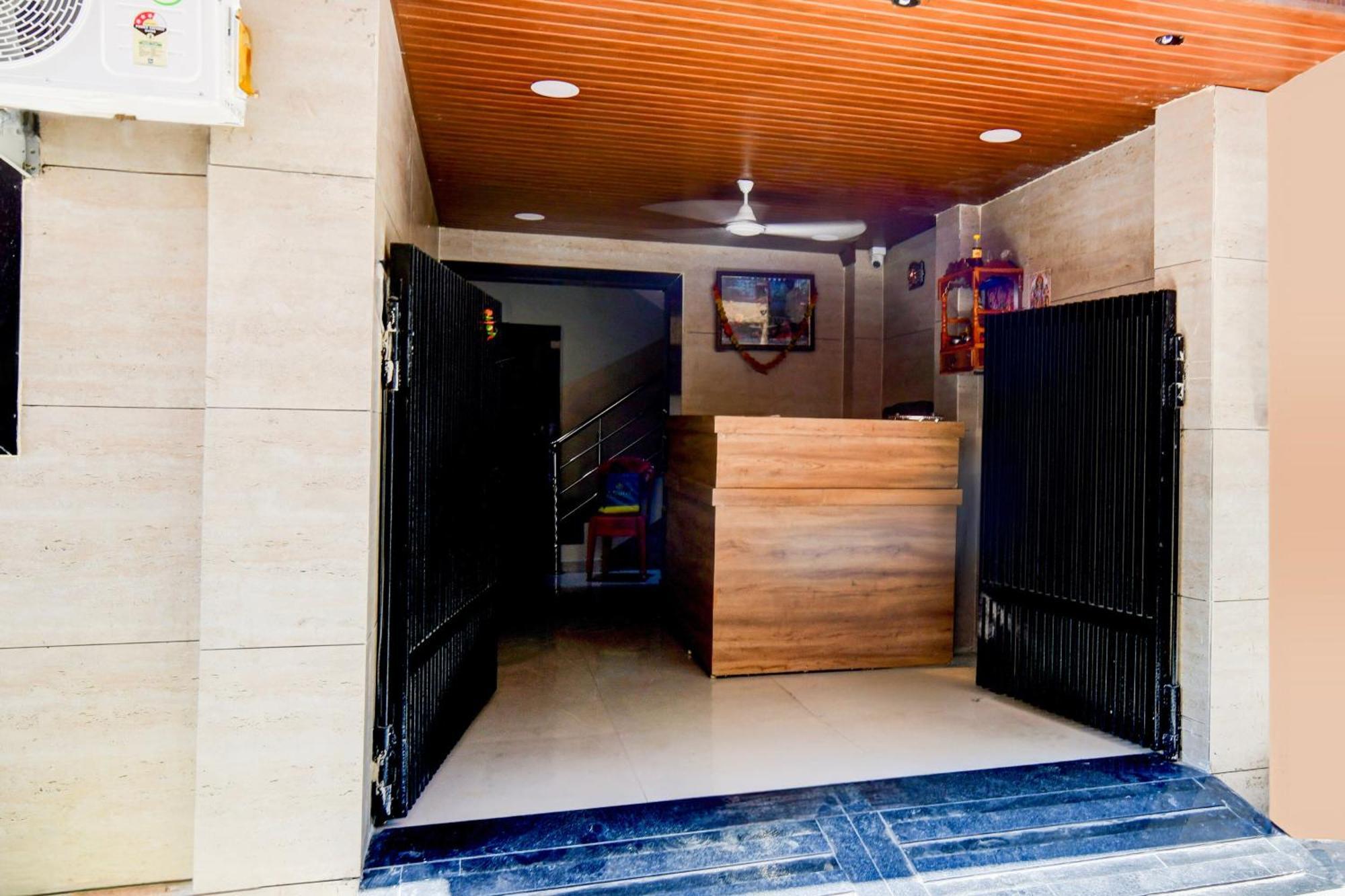 Super Hotel O D.V Near Medanta Hospital אינדורה מראה חיצוני תמונה