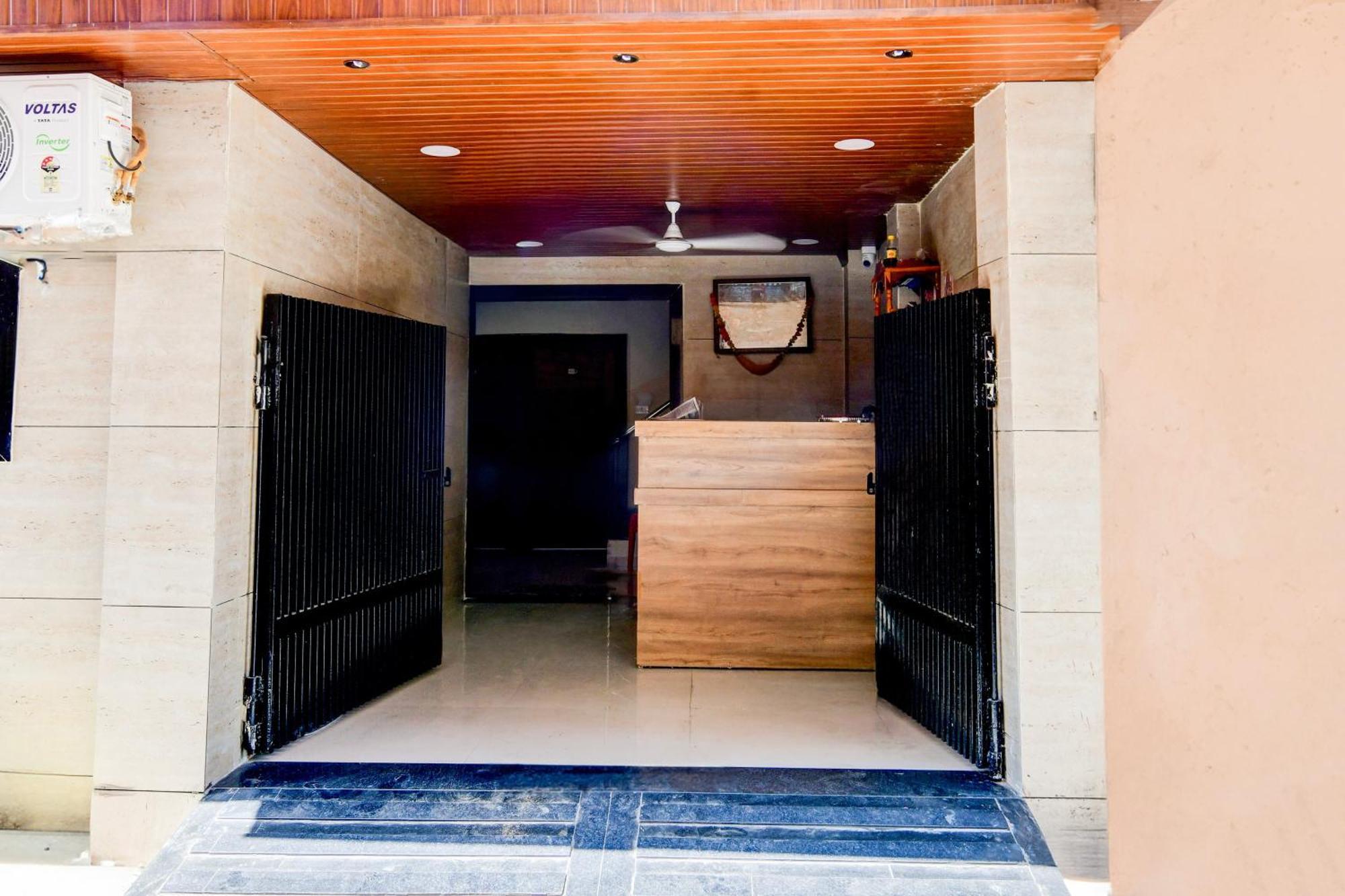 Super Hotel O D.V Near Medanta Hospital אינדורה מראה חיצוני תמונה