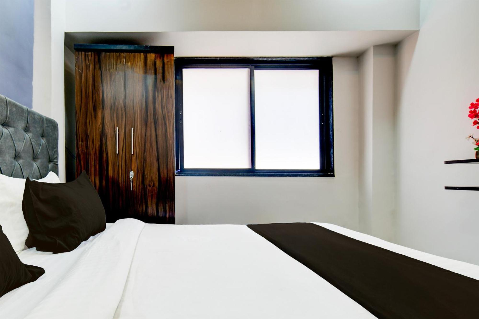 Super Hotel O D.V Near Medanta Hospital אינדורה מראה חיצוני תמונה